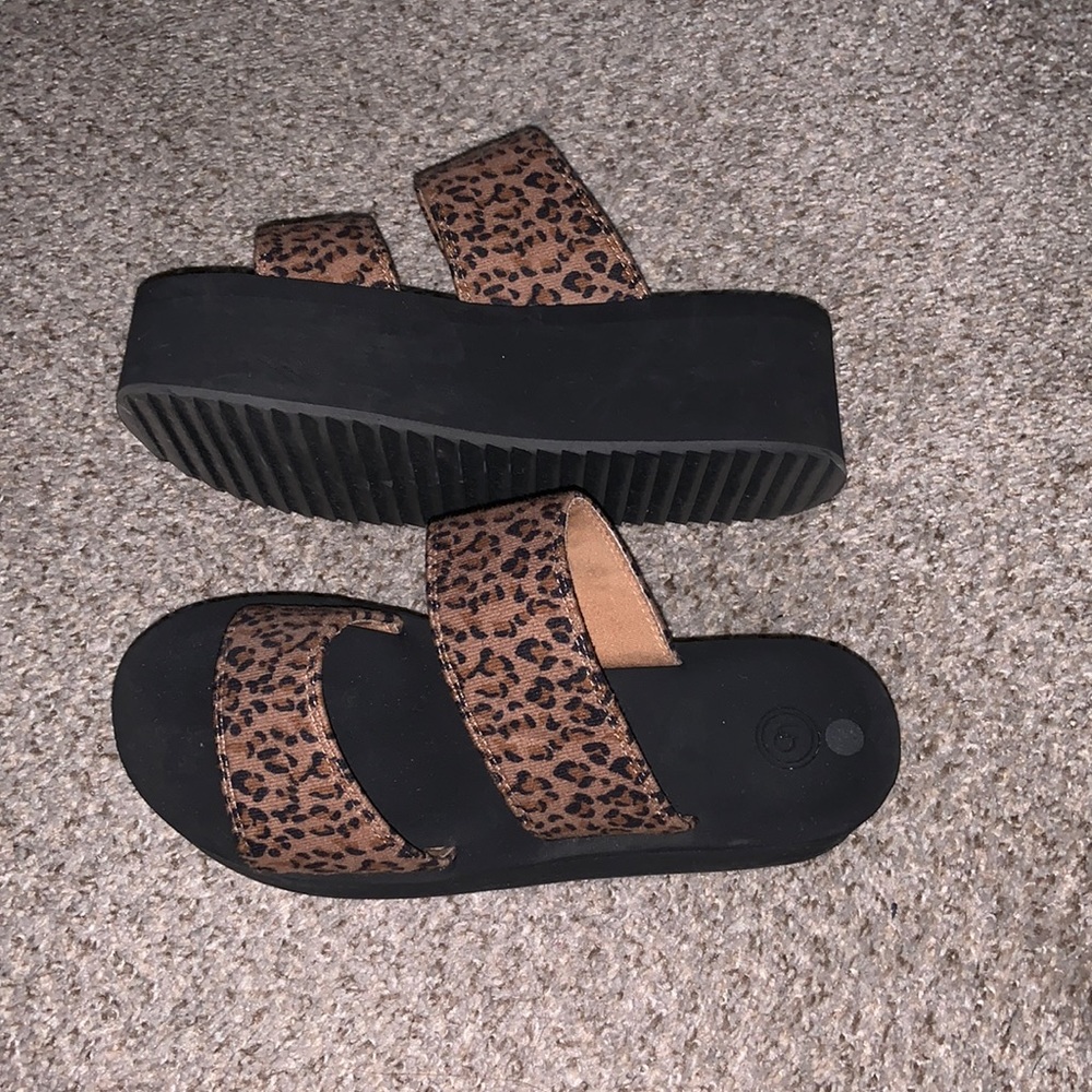 Urban Outfitters Foam Platform Sandalls